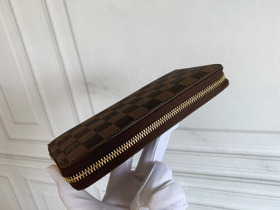 LV ZIPPY wallet M60017 