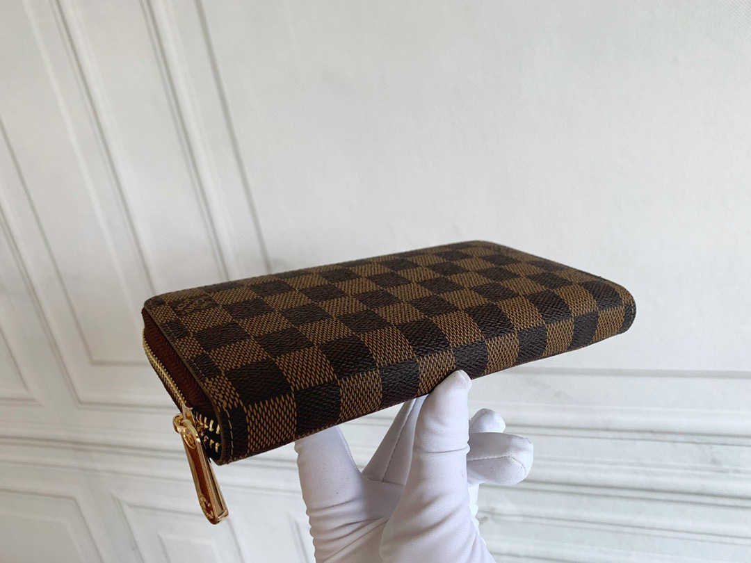 LV ZIPPY wallet M60017 
