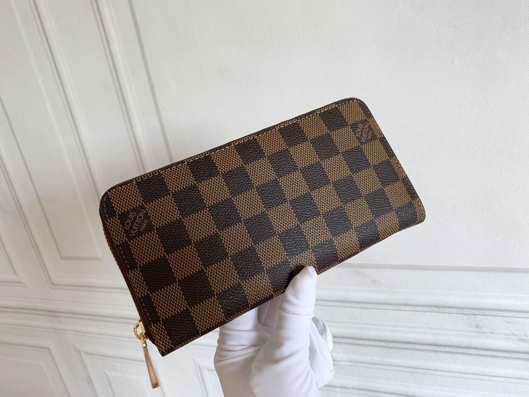 LV ZIPPY wallet M60017 