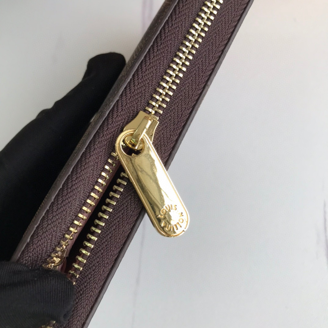 LV ZIPPY wallet M60017 