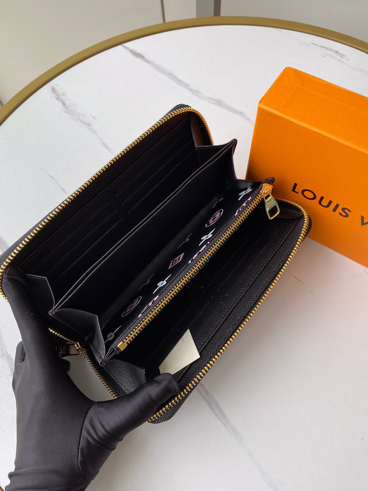 LV ZIPPY wallet M60017 
