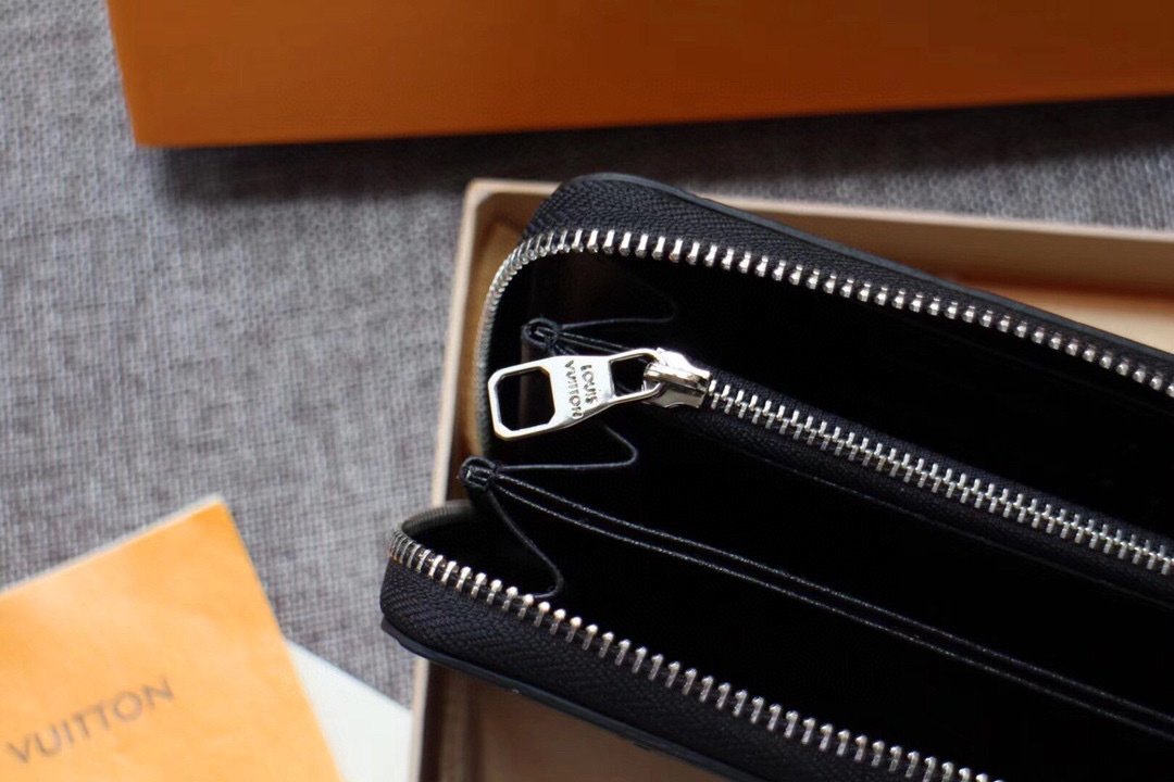 LV ZIPPY wallet M60017 