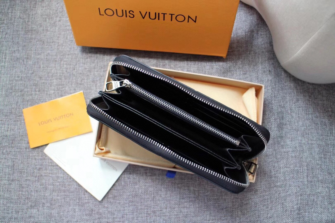 LV ZIPPY wallet M60017 