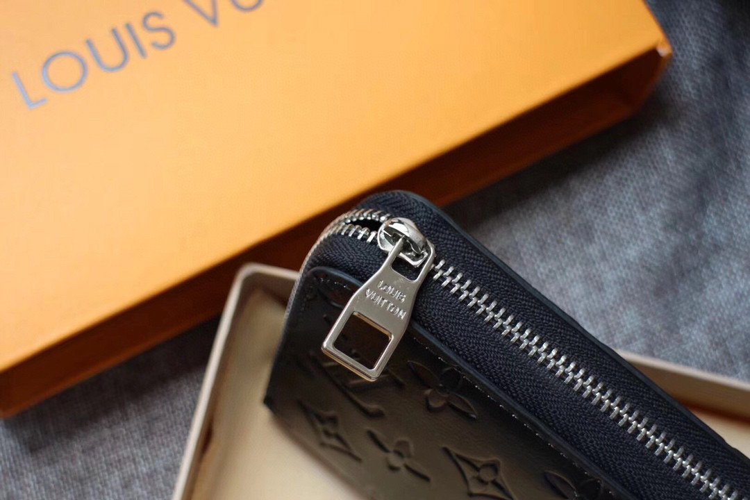 LV ZIPPY wallet M60017 