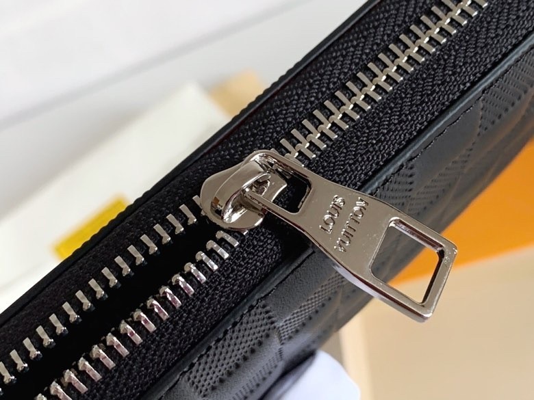 LV ZIPPY wallet M60017 