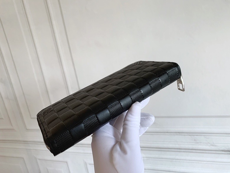 LV ZIPPY wallet M60017 