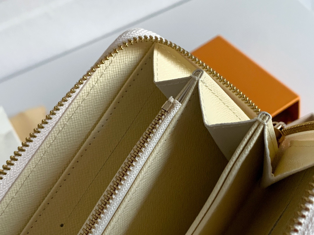 LV ZIPPY wallet M60017 