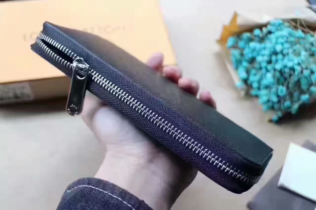 LV Zippy wallet M60017A 