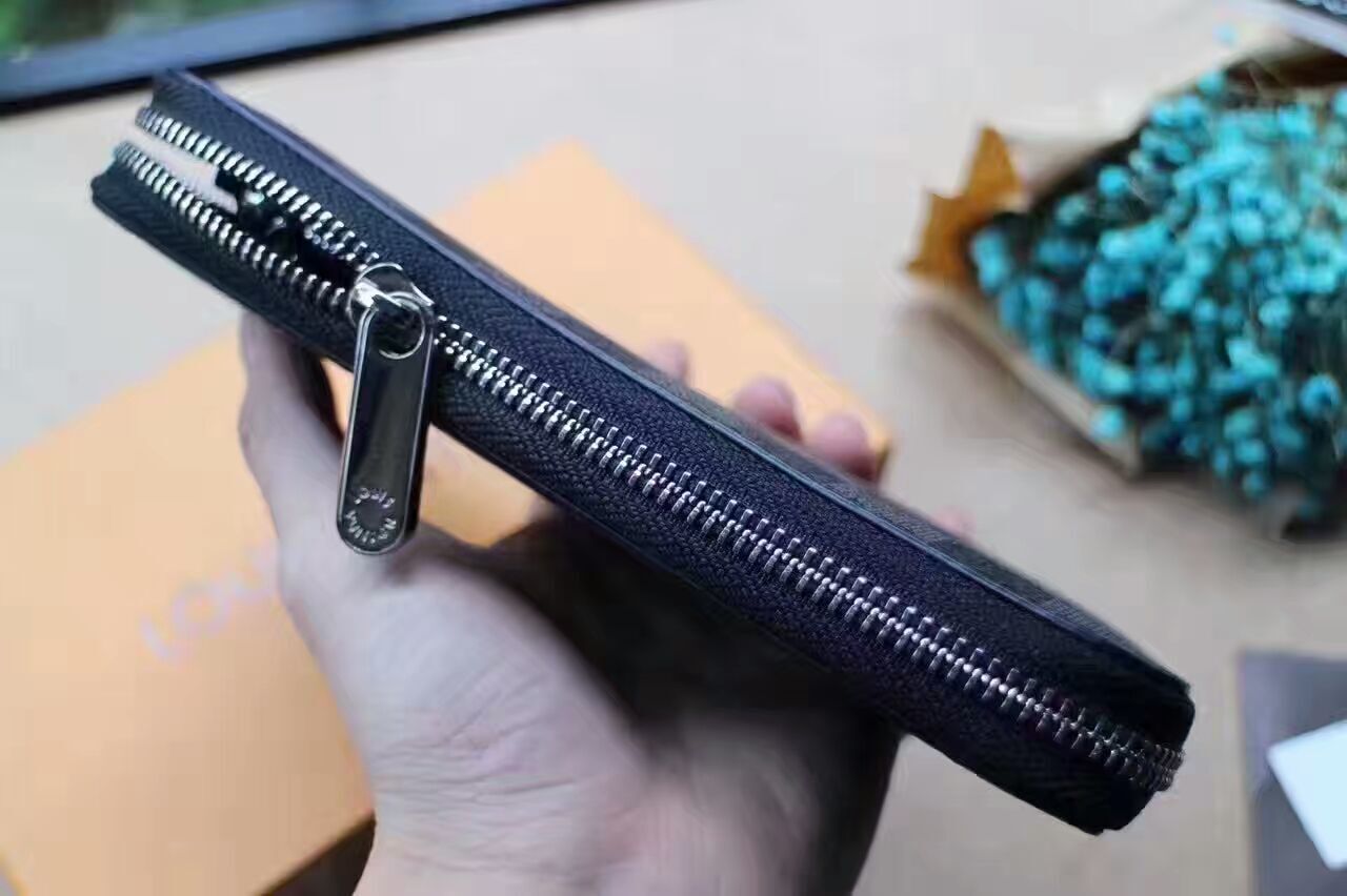 LV Zippy wallet M60017C