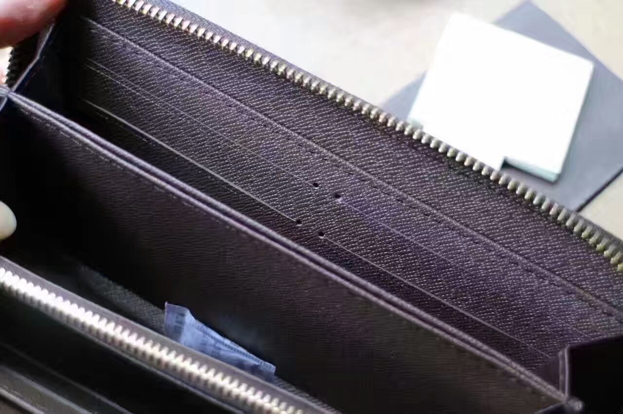 LV Zippy wallet M60017C