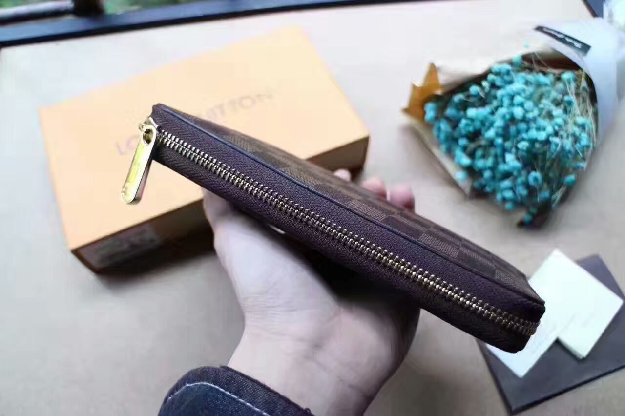 LV Zippy wallet M60017C
