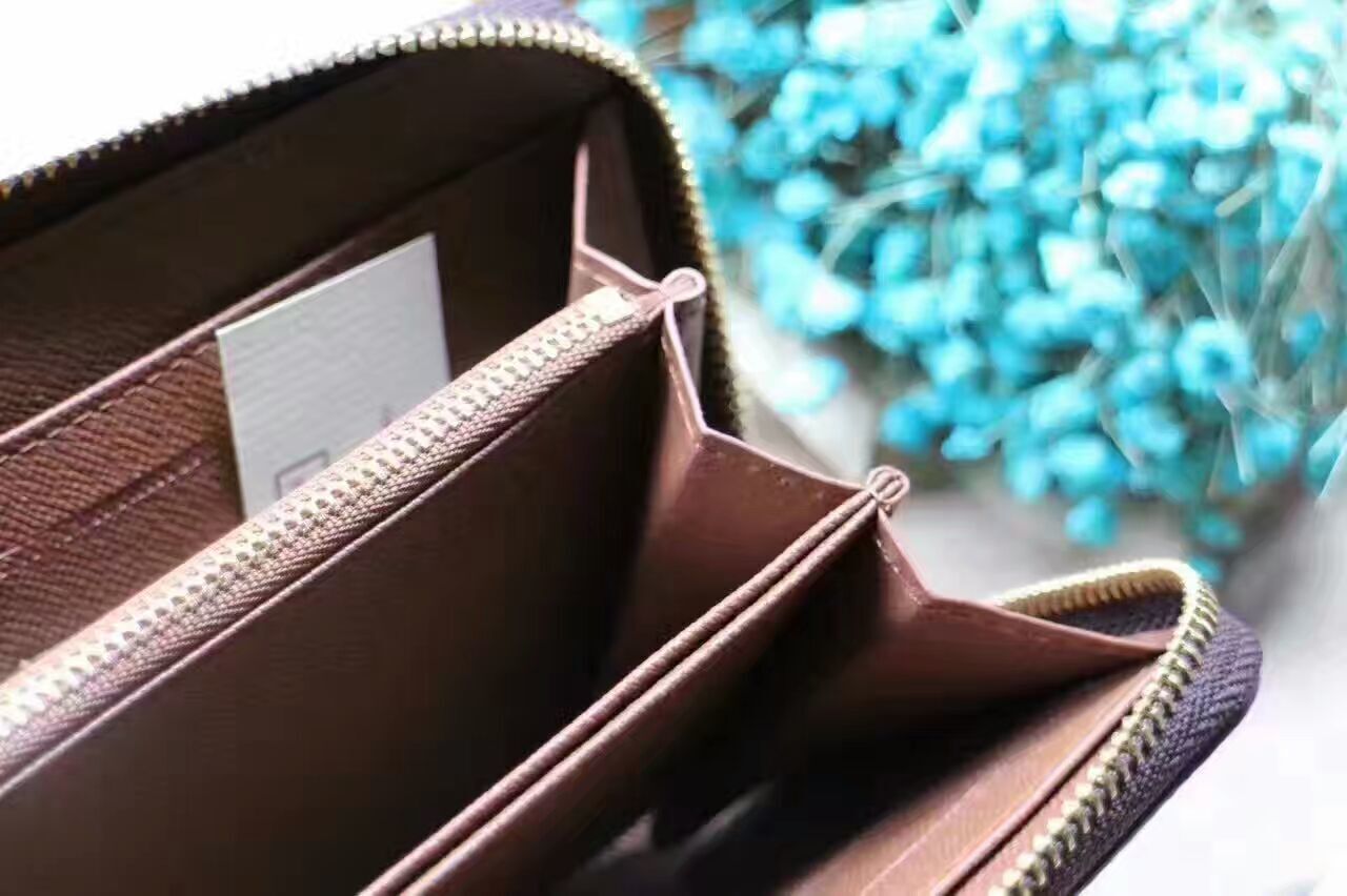 LV Zippy wallet M60017C