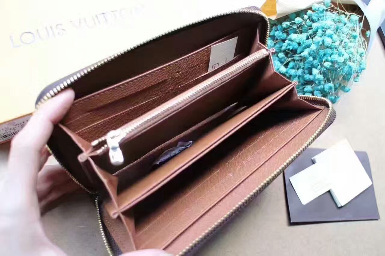 LV Zippy wallet M60017C