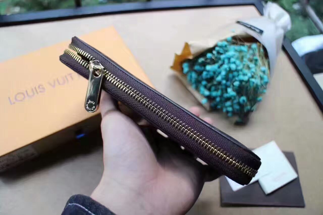 LV Zippy wallet M60017C