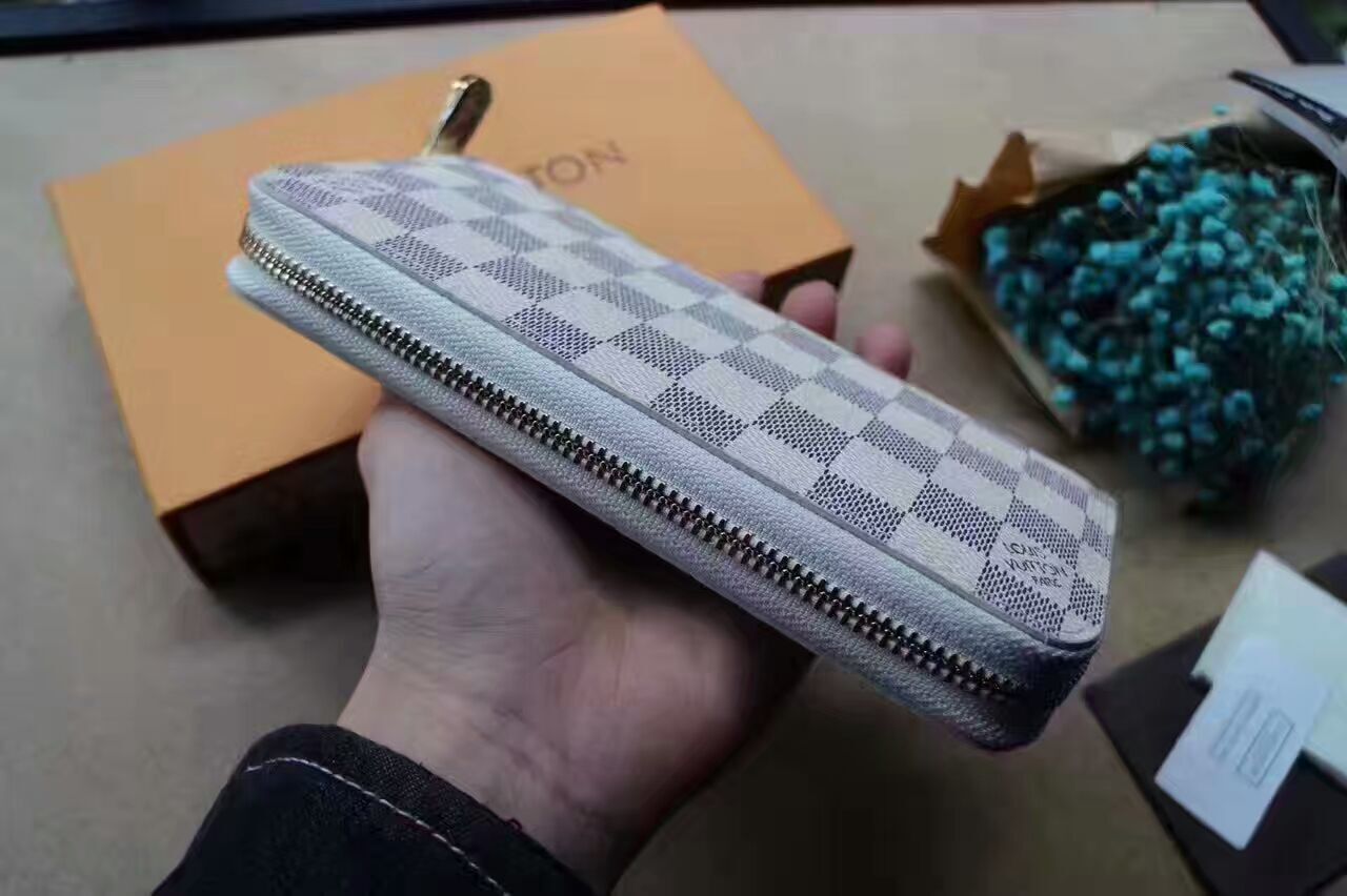 LV Zippy wallet M60017C