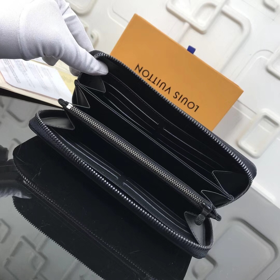 LV Zippy wallet M60017NP