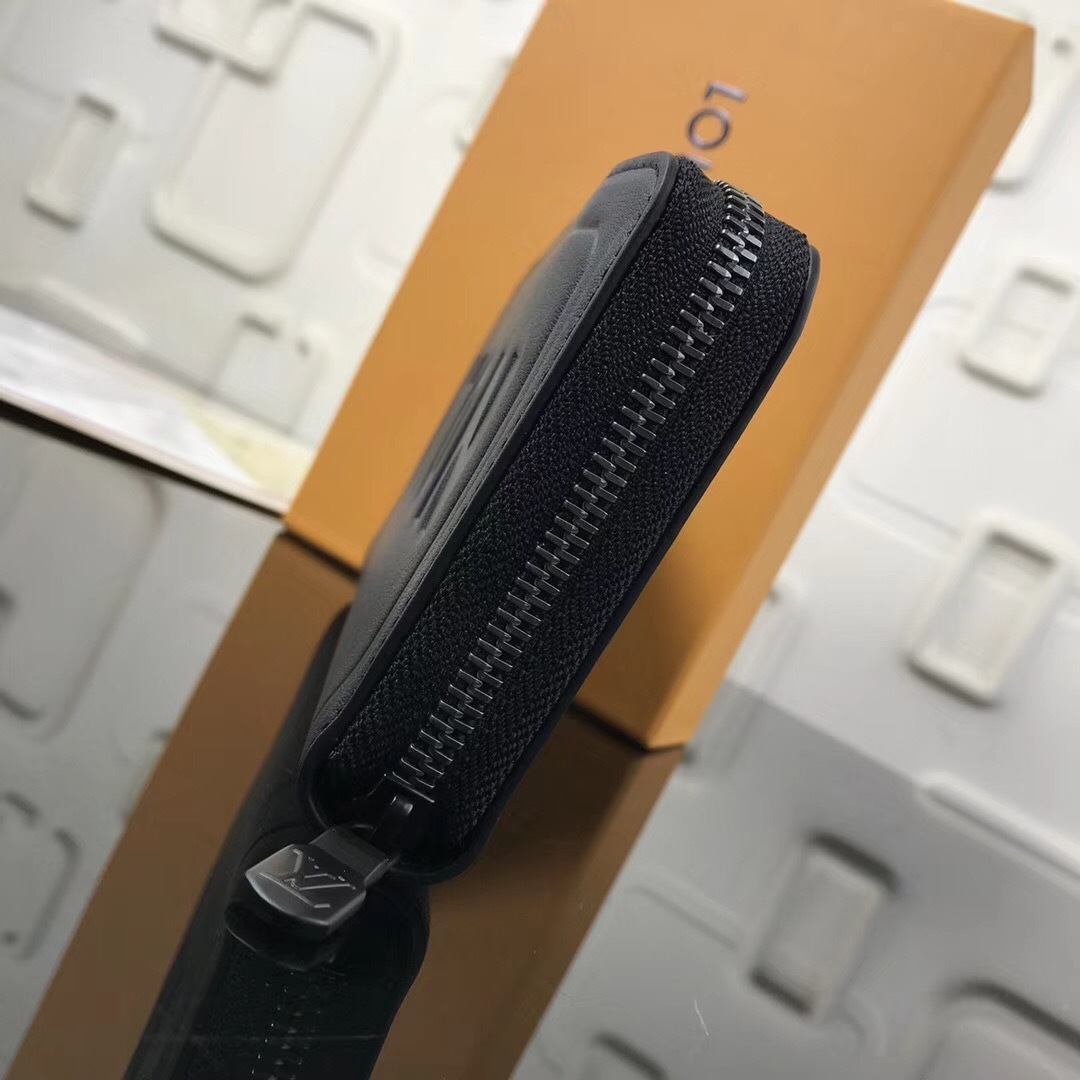 LV Zippy wallet M60017NP