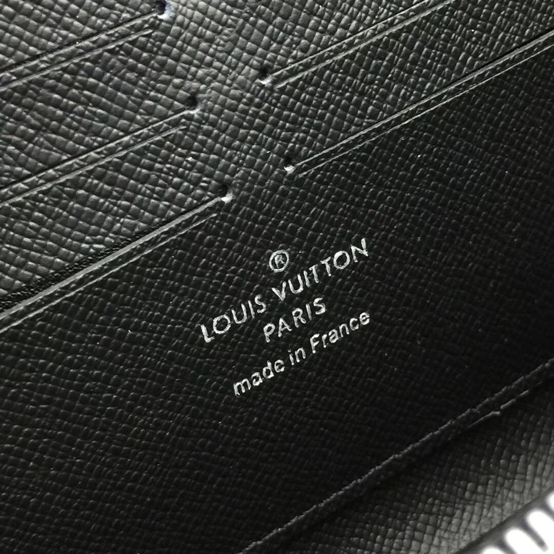 LV Zippy wallet M60017PY