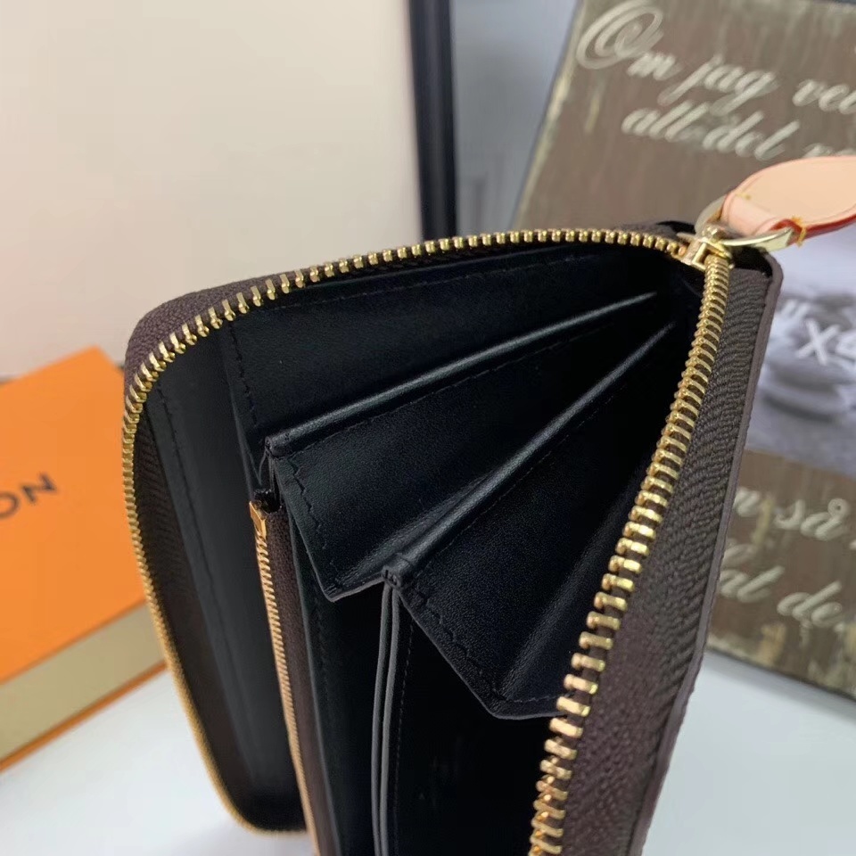 LV ZIPPY wallet M60017Y
