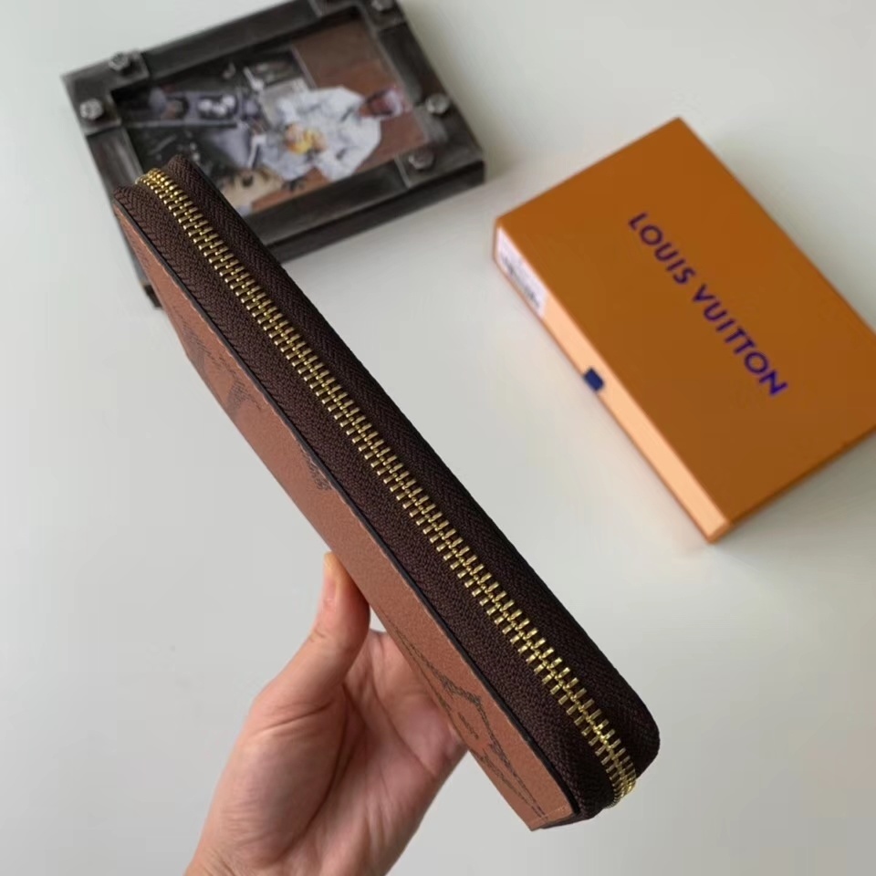LV ZIPPY wallet M60017Y