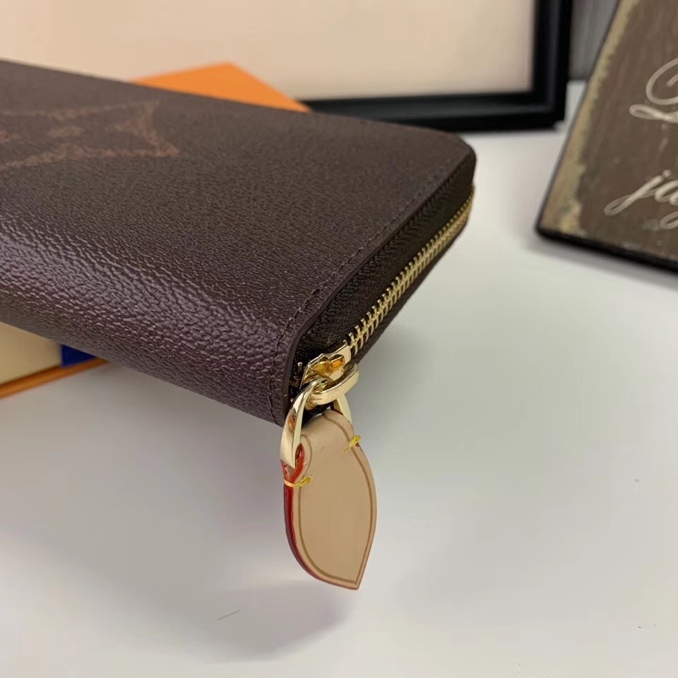 LV ZIPPY wallet M60017Y