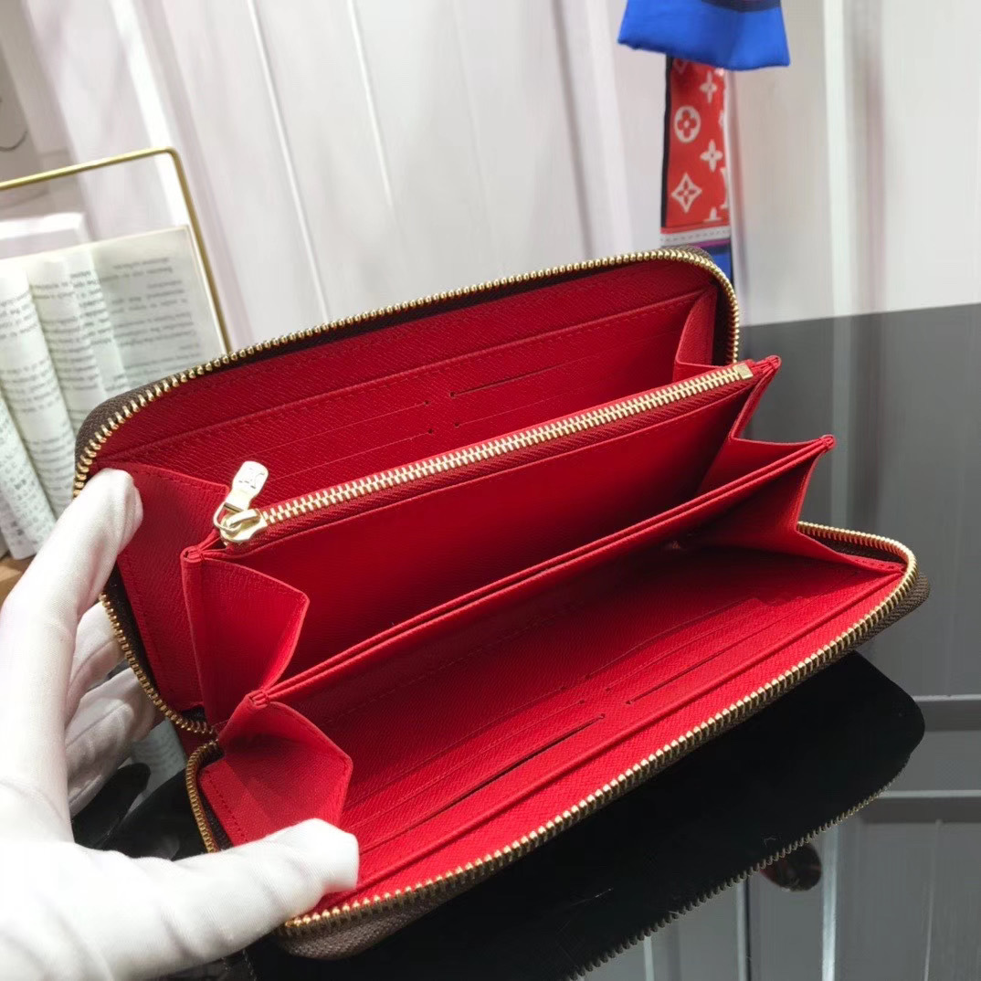 LV ZIPPY wallet M60017YC