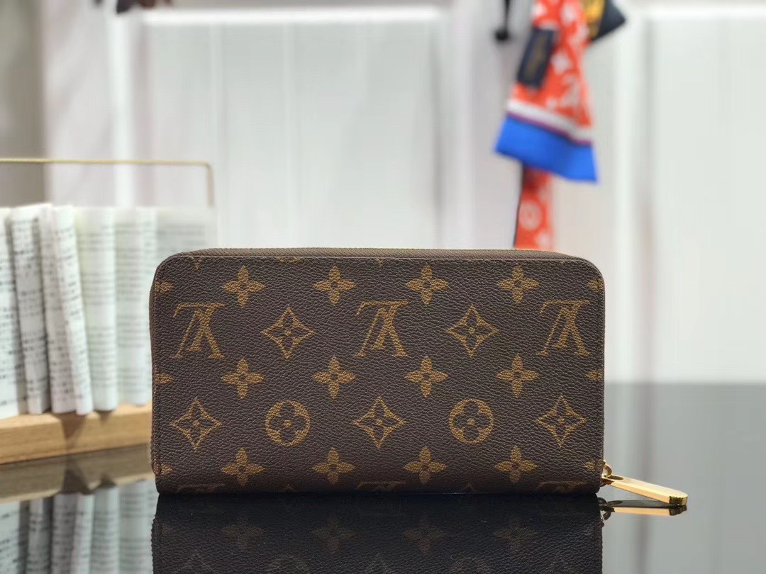 LV ZIPPY wallet M60017YC