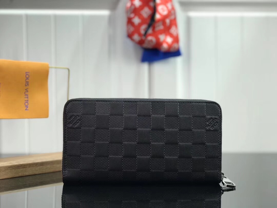 LV ZIPPY wallet M60017YG