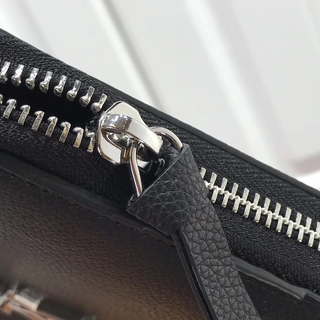 LV ZIPPY wallet M62949