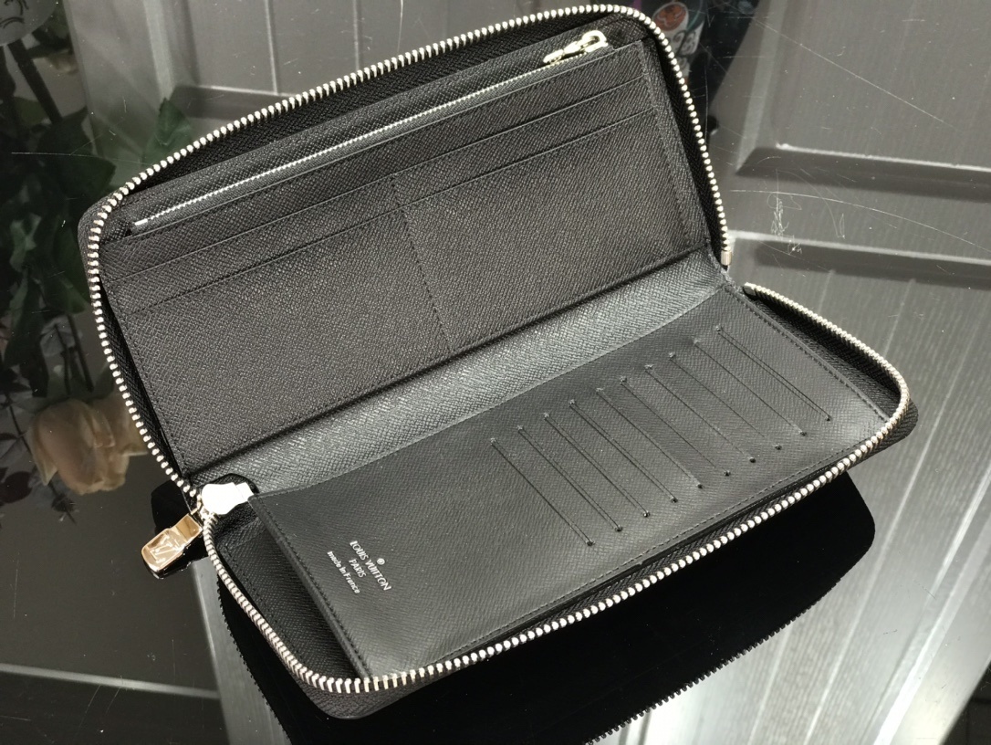 LV ZIPPY wallet M63095