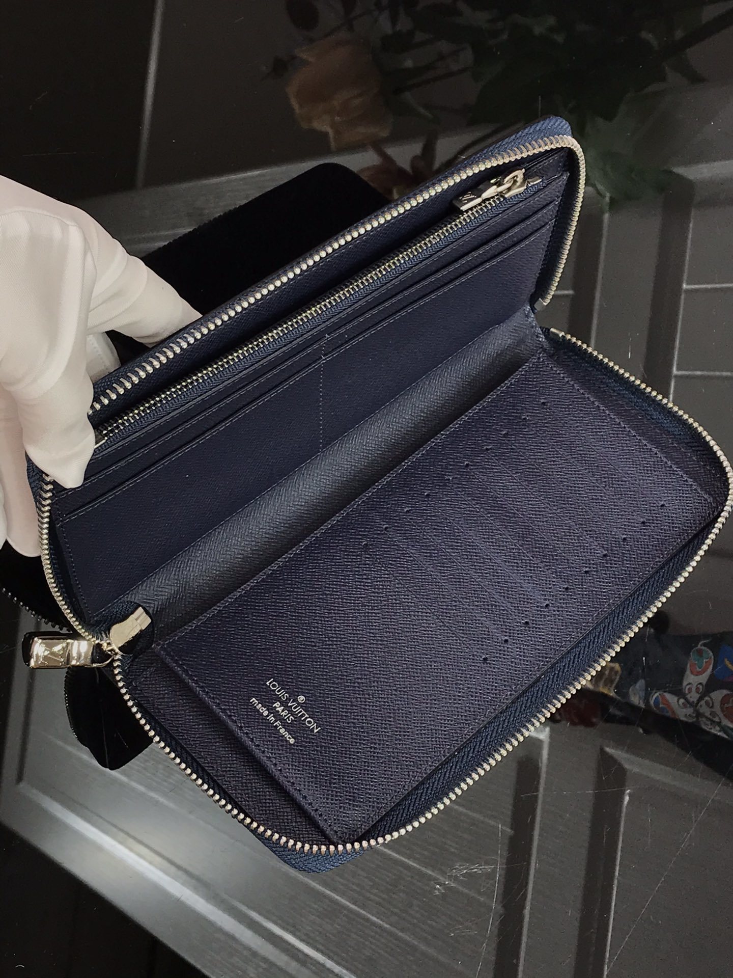 LV ZIPPY wallet M63095