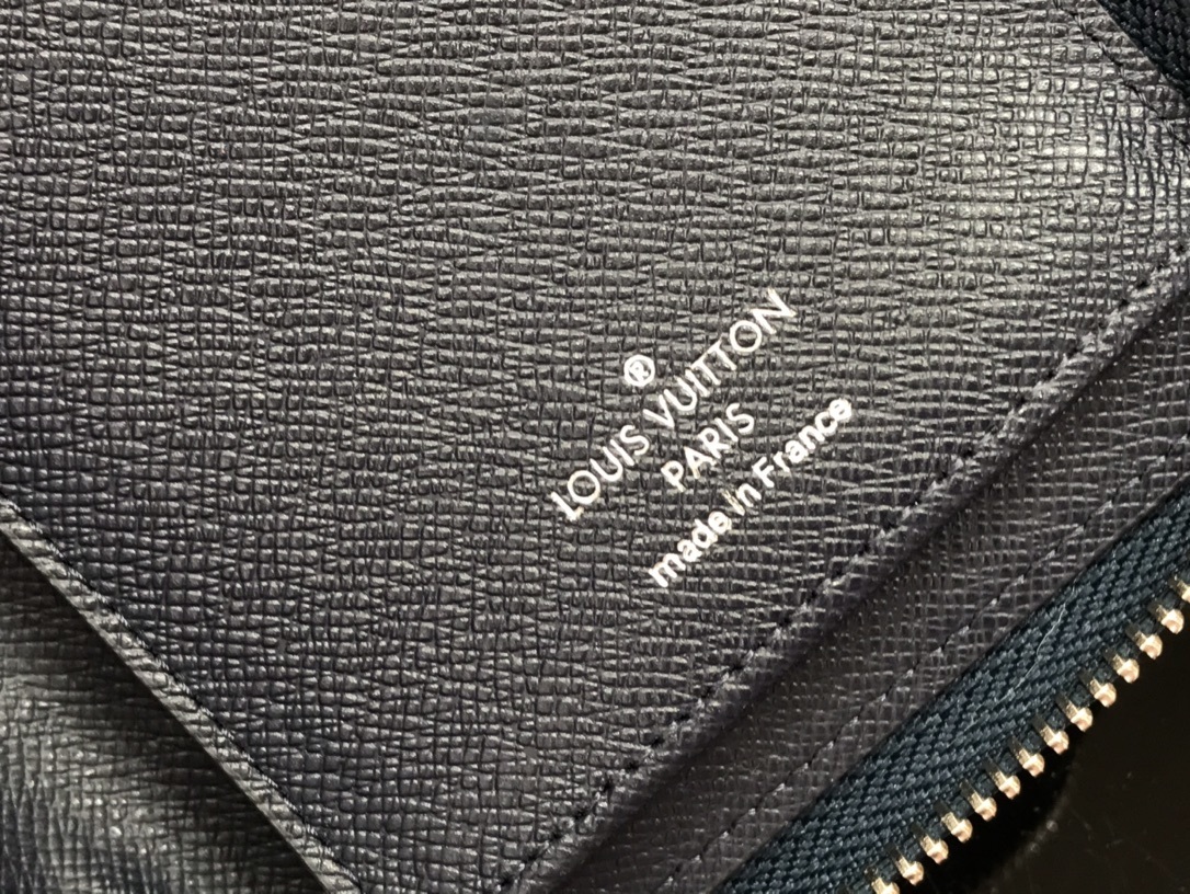 LV ZIPPY wallet M63095