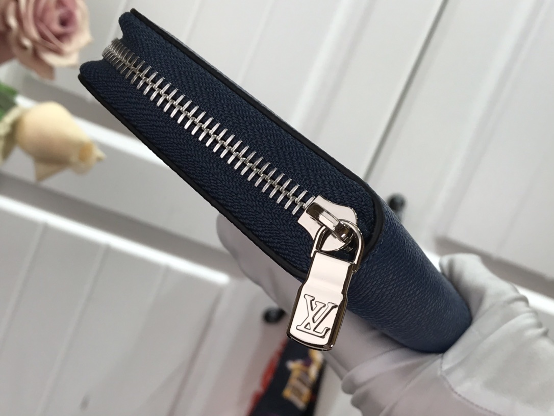 LV ZIPPY wallet M63095