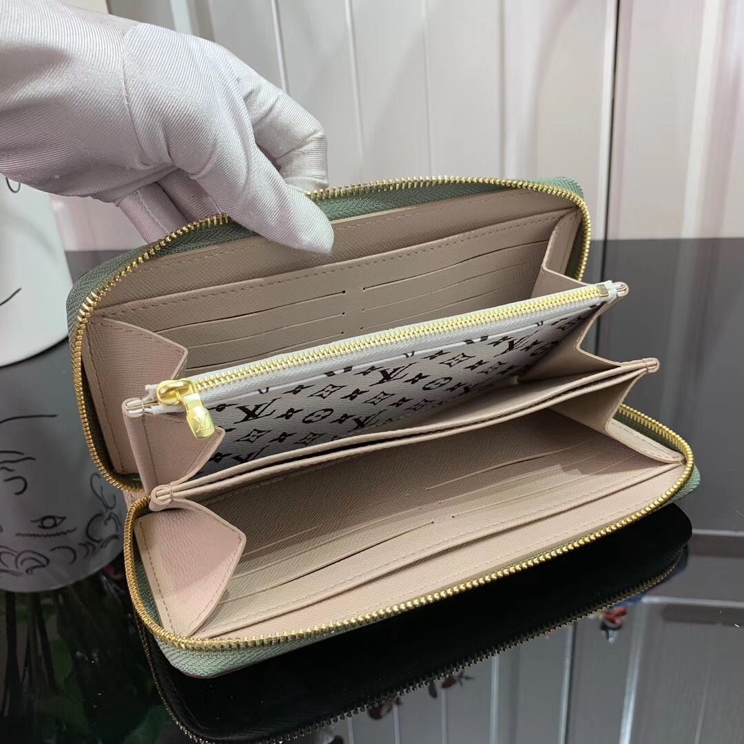LV ZIPPY wallet M67549