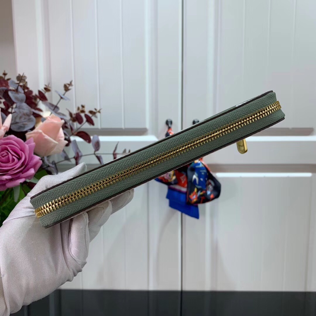 LV ZIPPY wallet M67549