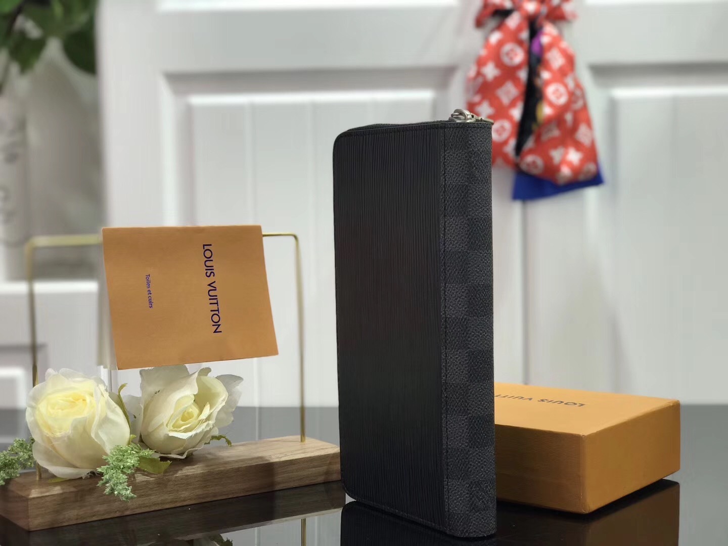 LV ZIPPY wallet M68227