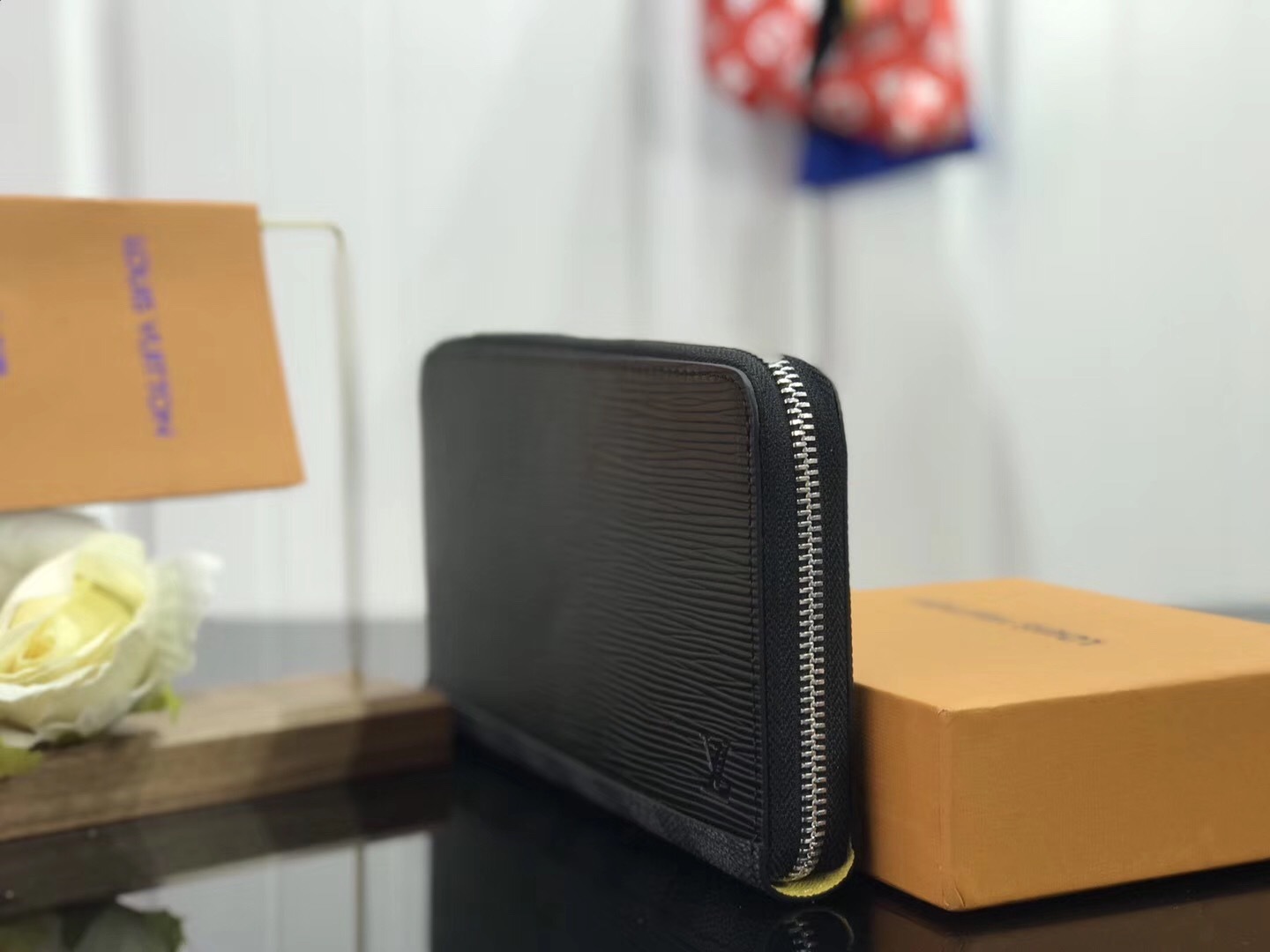 LV ZIPPY wallet M68227