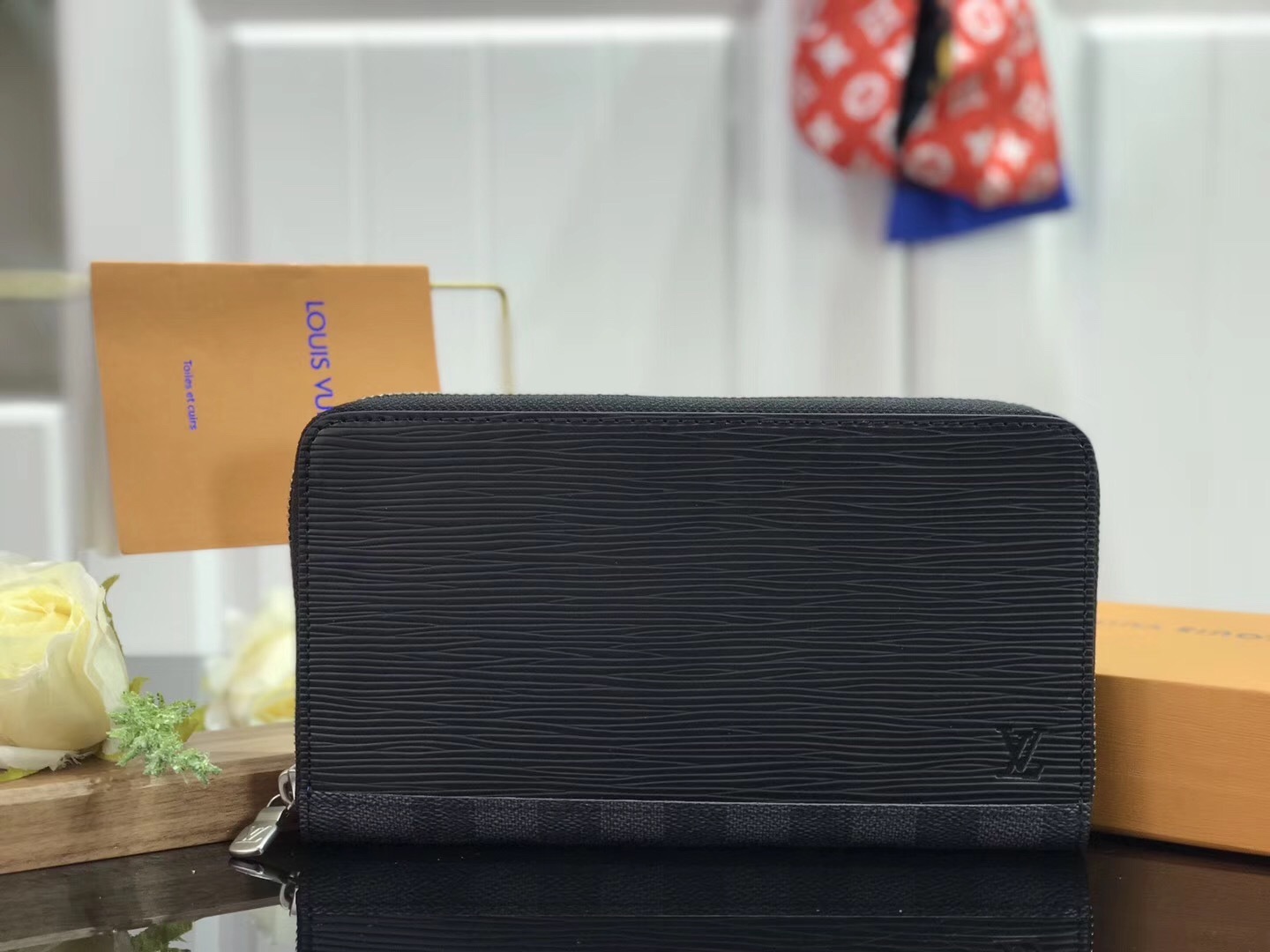 LV ZIPPY wallet M68227