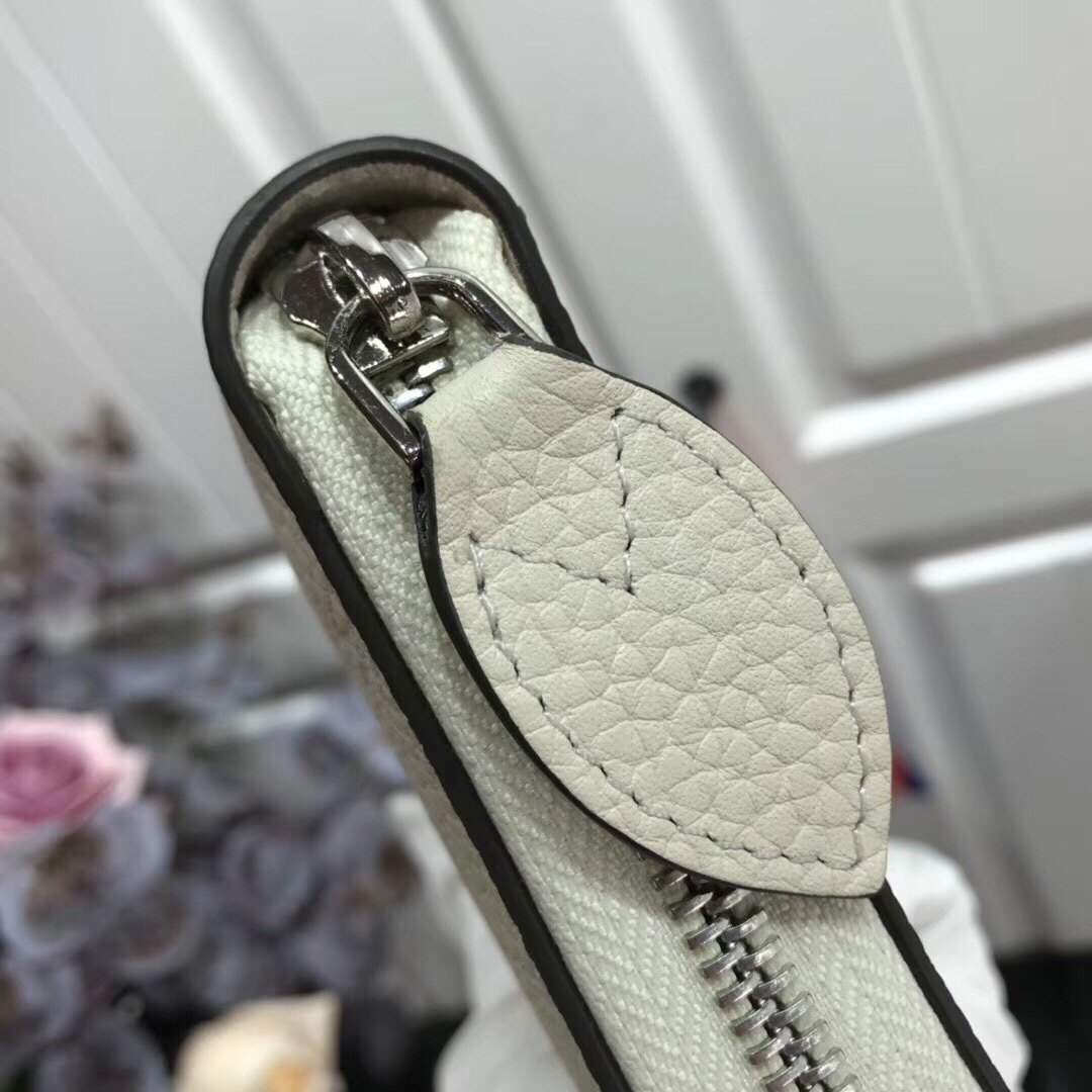 LV ZIPPY wallet M69215