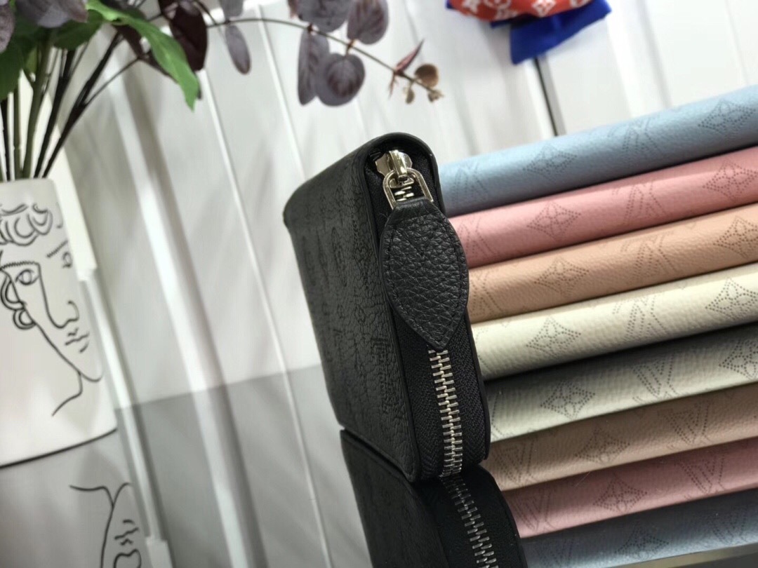LV ZIPPY wallet M69215