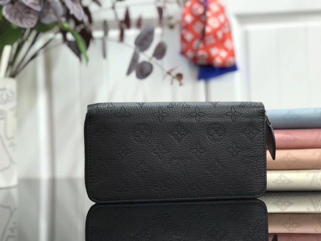 LV ZIPPY wallet M69215