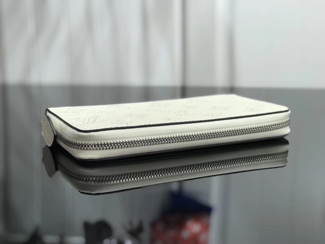 LV ZIPPY wallet M69215