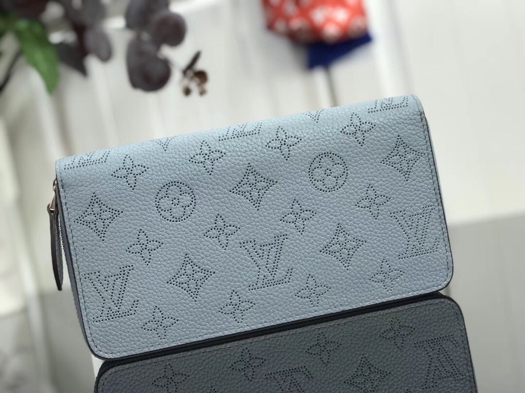 LV ZIPPY wallet M69215