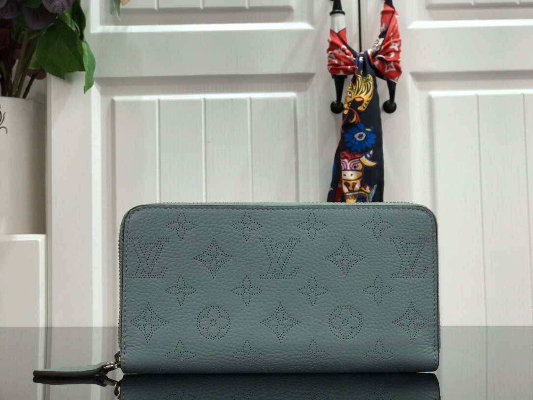 LV ZIPPY wallet M69215