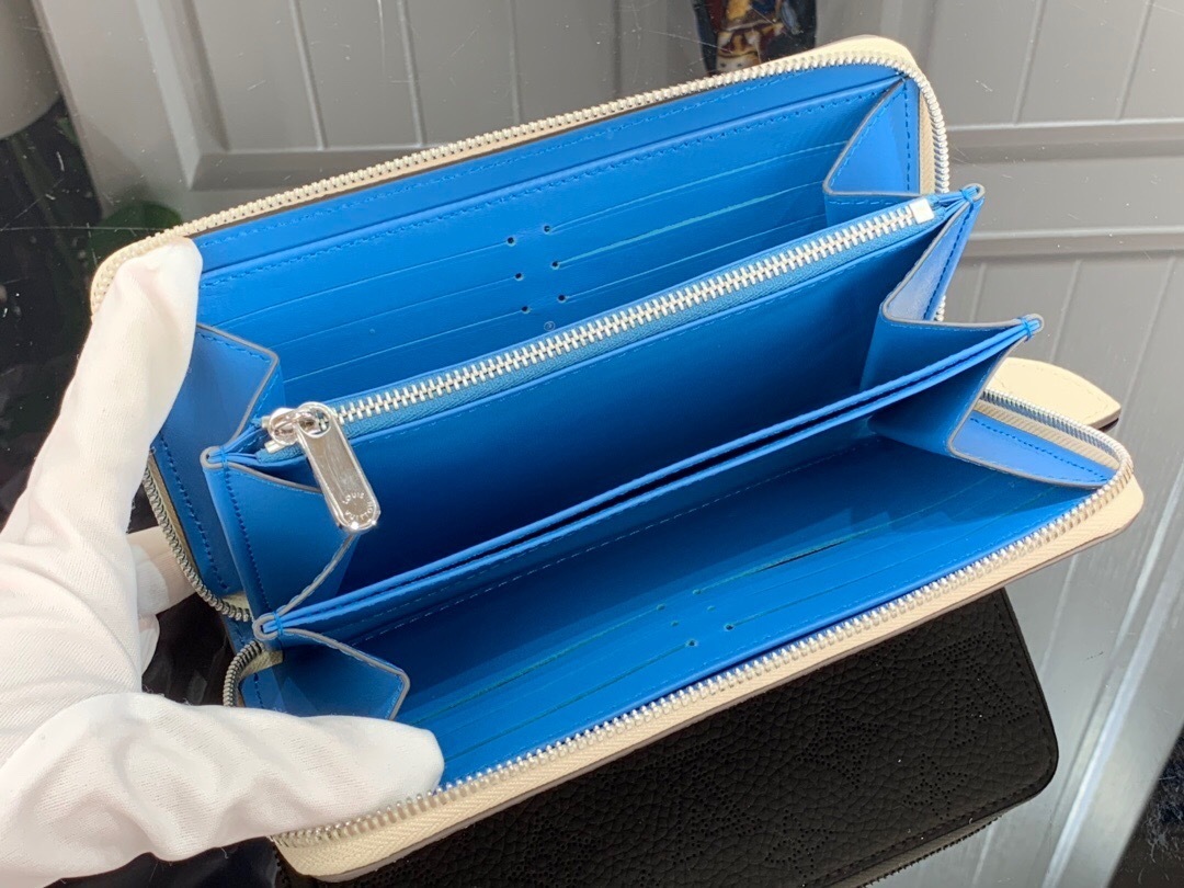 LV ZIPPY wallet M69215