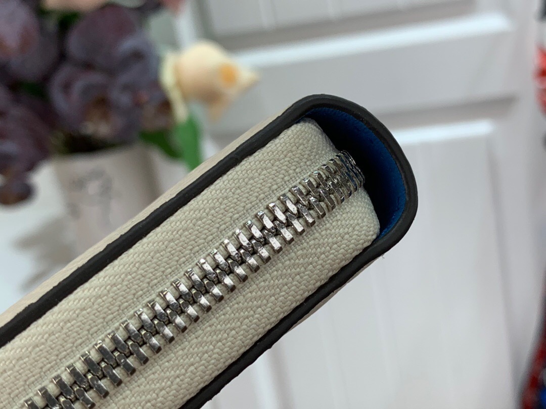 LV ZIPPY wallet M69215