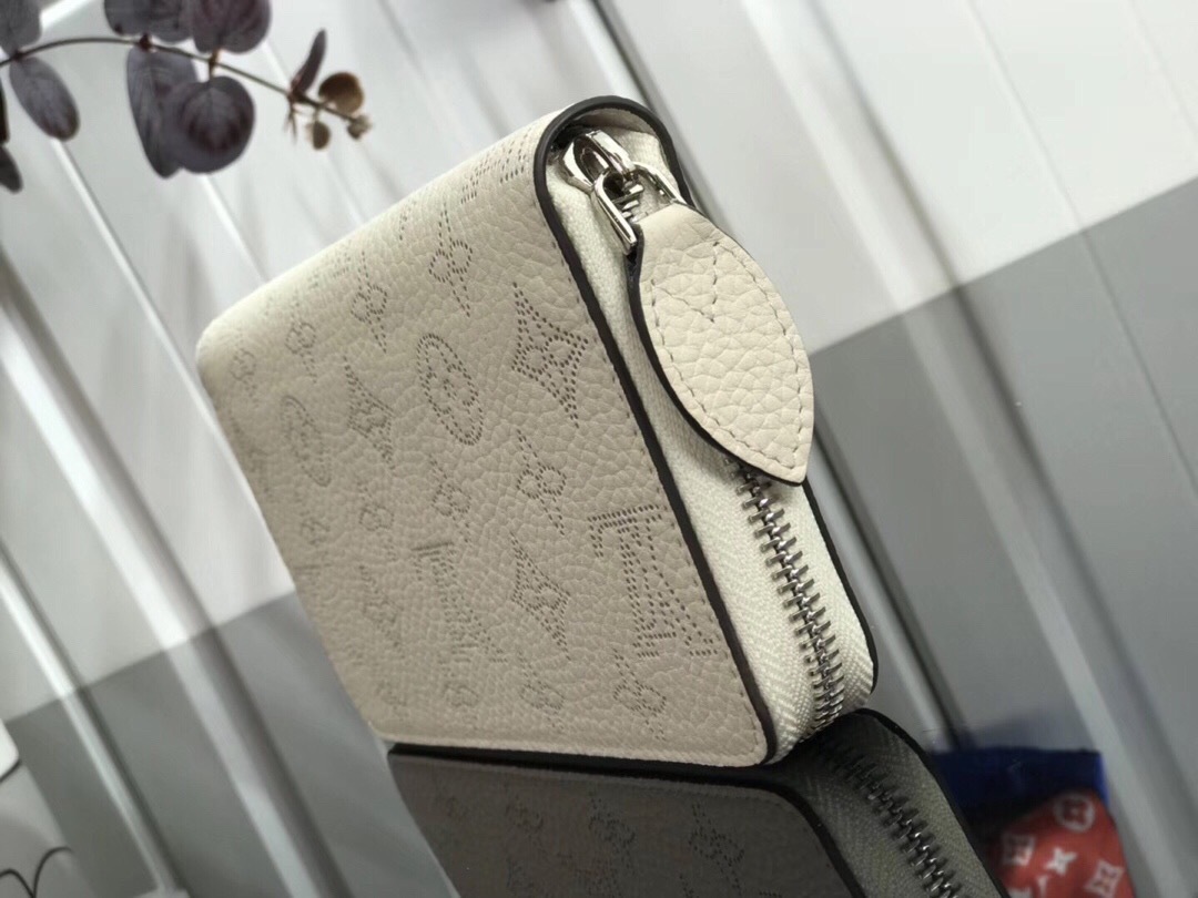 LV ZIPPY wallet M69215