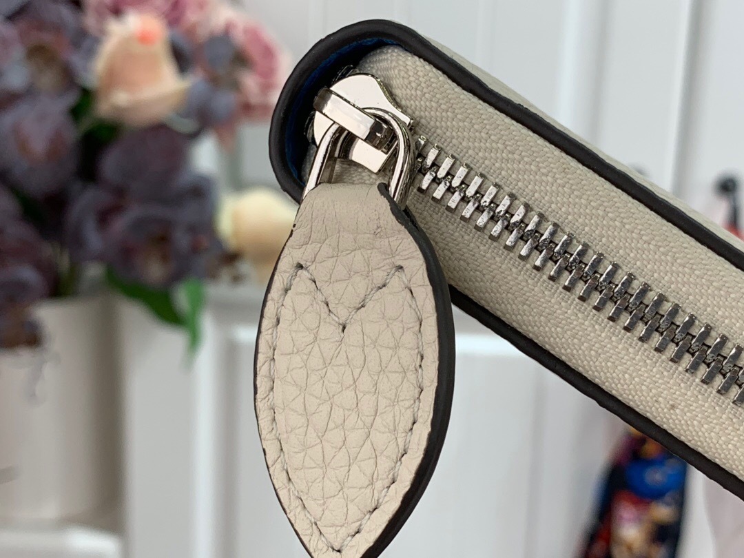 LV ZIPPY wallet M69215