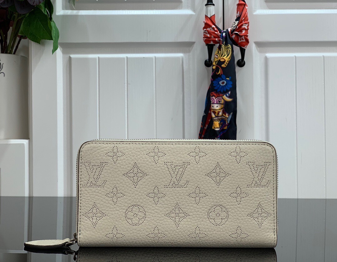 LV ZIPPY wallet M69215