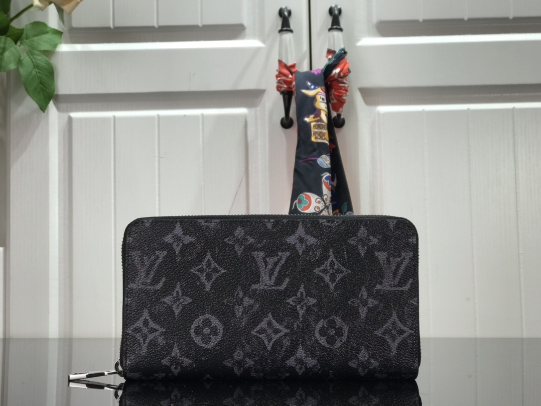LV ZIPPY wallet M80020